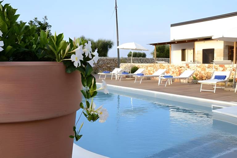 Serviced apartment with terrace, pool & garden | Pet-friendly — photo 5