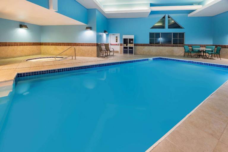 La Quinta Inn & Suites by Wyndham Bozeman — photo 4