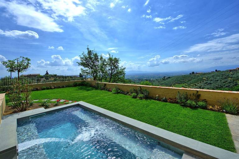Villa with grill, yard & private pool — photo 3