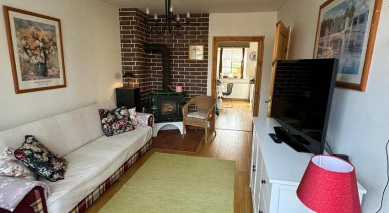 House | Pets allowed — photo 2