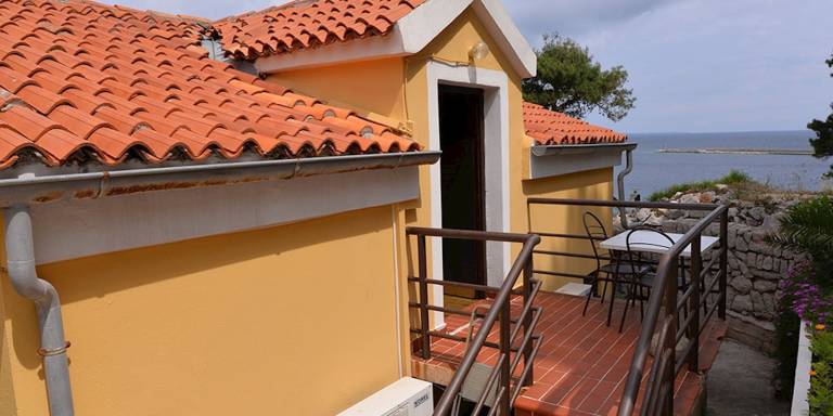 Holiday apartment with terrace — photo 2