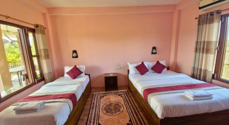 Hotel Tree Tops in Sauraha