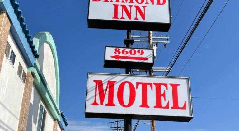 Pension North Hills East