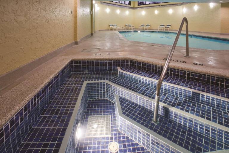 La Quinta Inn & Suites by Wyndham Minneapolis Bloomington W — photo 5