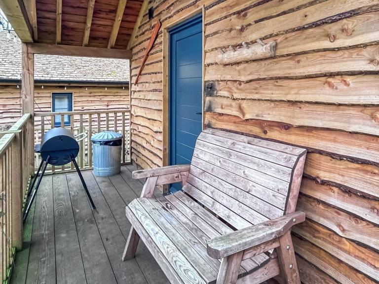 Cottage with grill, garden & hot tub — photo 2