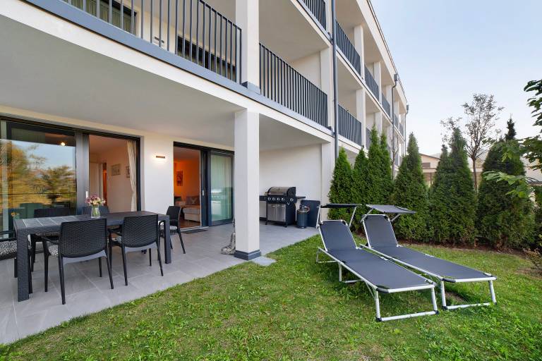 Holiday apartment with garden, BBQ & terrace | Garden view | Perfect for remote work — photo 4