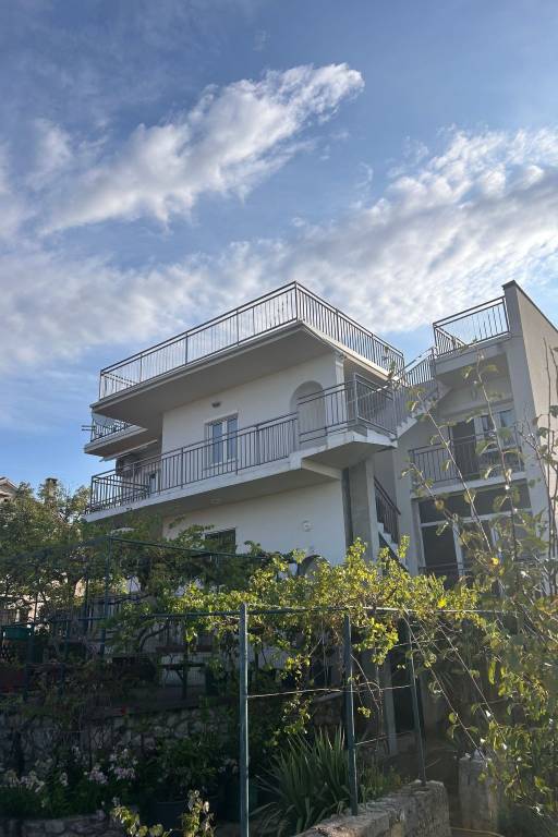 Apartment with barbeque — photo 3