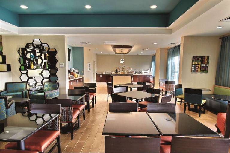 La Quinta Inn & Suites by Wyndham Richmond-Midlothian — photo 5