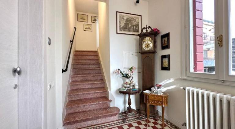 Serviced apartment with garden & patio — photo 3