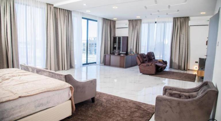 Villa with pool & jacuzzi | Pet-friendly — photo 2