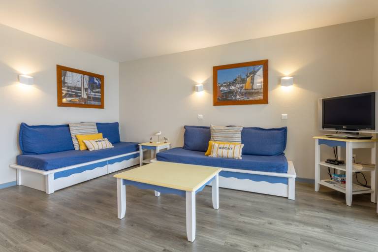 Apartment 'Sea View on the Beach' with Sea View, Shared Pool and Wi-Fi — photo 5