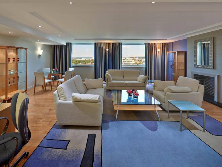 Hilton Dusseldorf — photo 2