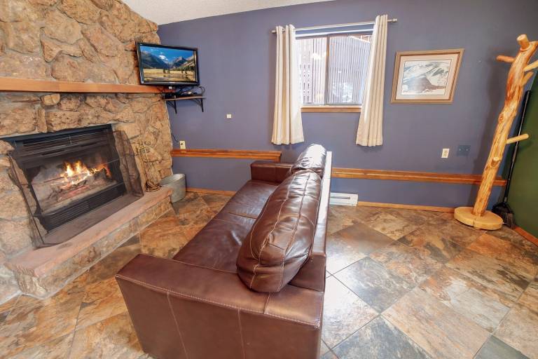 Children-friendly pleasant cabin with pool & patio | Pets are welcome in Estes Park, CO