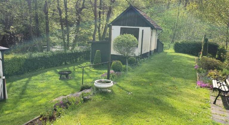 Rental apartment with yard, grill & patio | Pets are welcome — photo 4
