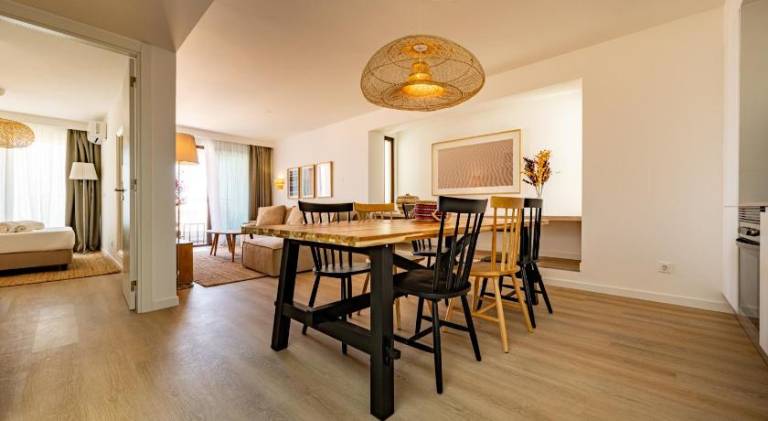 Serviced apartment with patio & garden | Close to the beach | Pet-friendly — photo 2