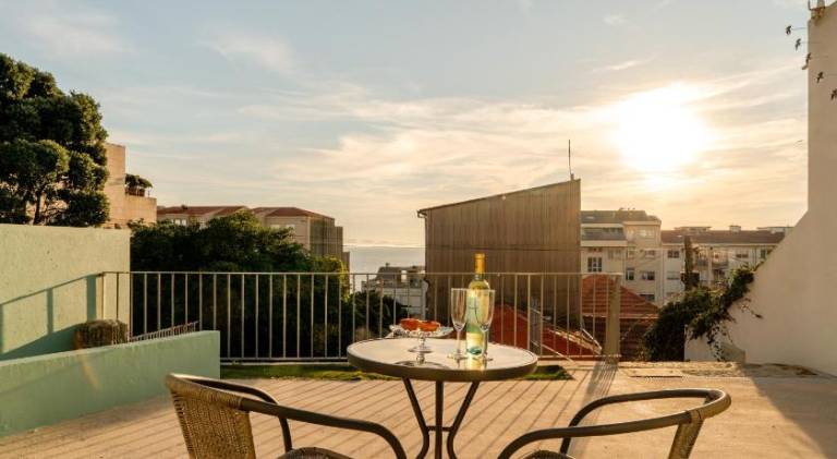 Charming vacation home with patio | Next to the beach | Dogs allowed in Porto