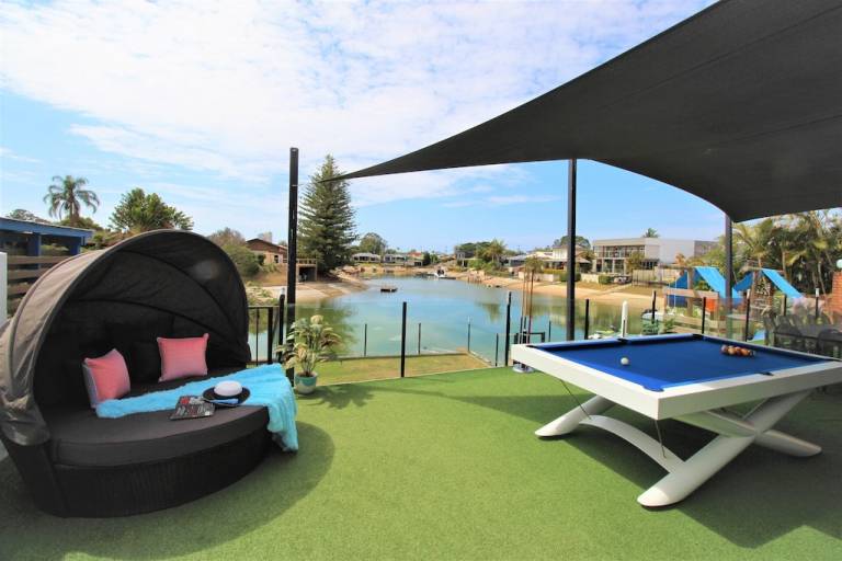 House  Mermaid Beach