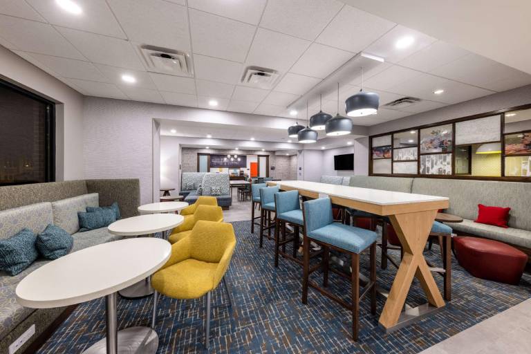 Hampton Inn by Hilton Columbus Downtown — photo 3