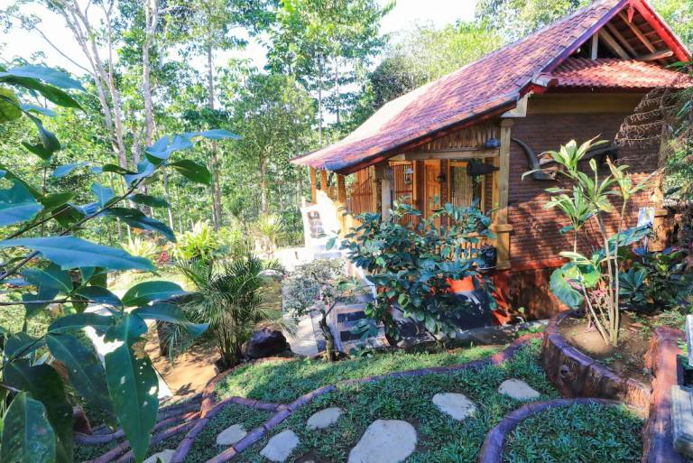Bungalow with garden — photo 5