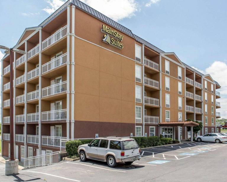 MainStay Suites Knoxville North I-75 in Powell, TN