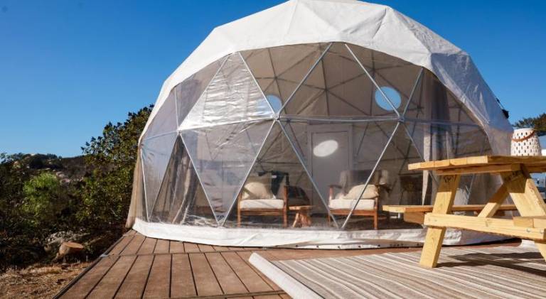 Cozy Dome Hideaway with Sweeping Sunrise View — photo 2