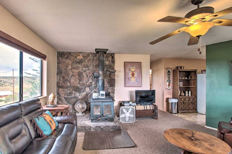 Peaceful Ranch Cabin, 3 Mi to Becker Lake! — photo 4