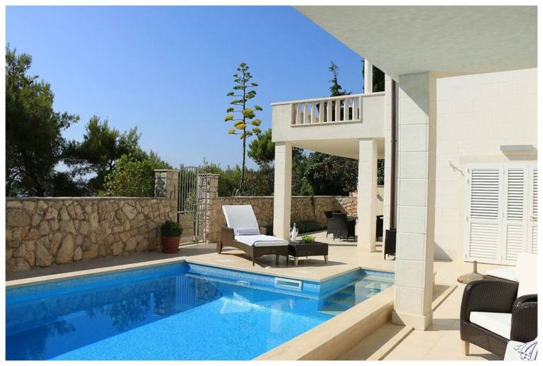 Luxury Beachfront Villa Primosten Oasis with Pool — photo 4