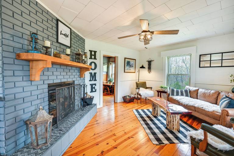 Cabin Gilbertsville