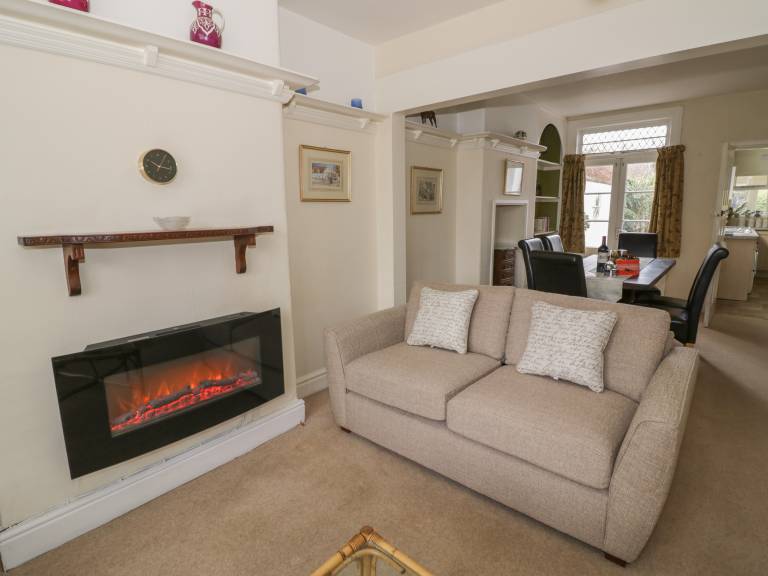 Child-friendly cottage with garden | Pets allowed — photo 4