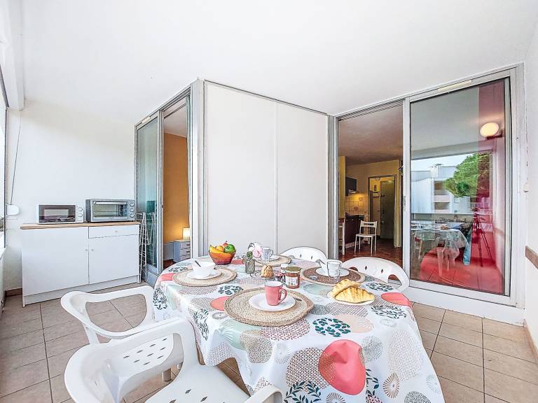 Family-oriented pleasant rental apartment with terrace | Close to the beach | Dogs allowed — photo 5
