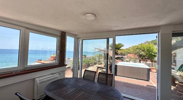 Charming holiday apartment with jacuzzi & garden | Close to the beach | Pets allowed — photo 4