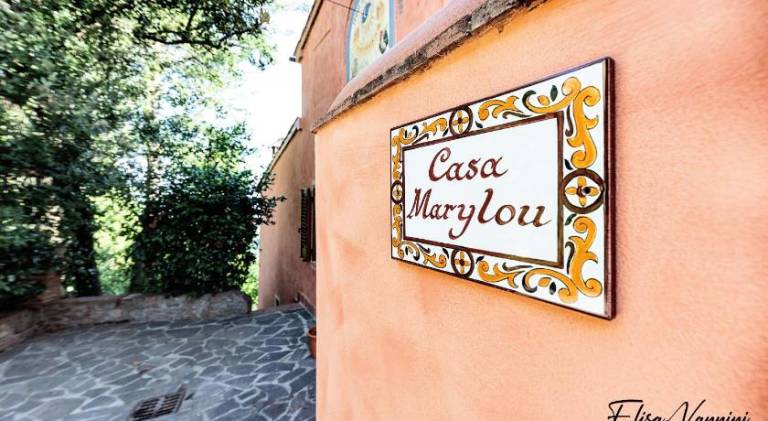 House with 1 room for 4 persons in Terricciola