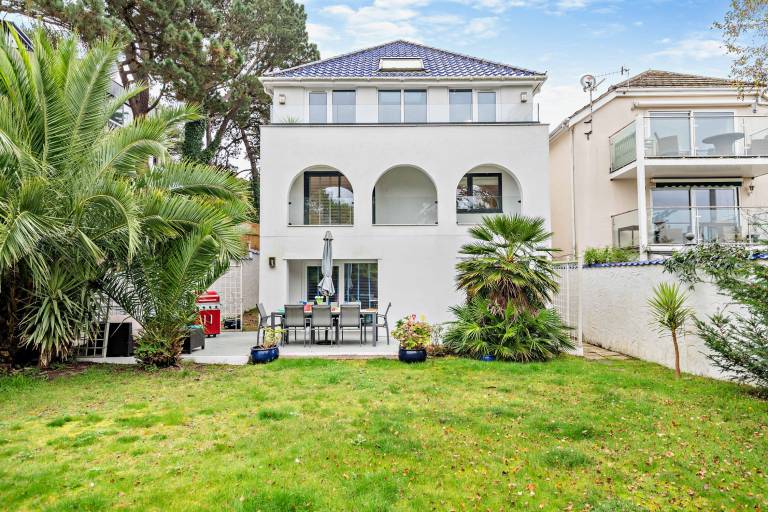 Villa Sandbanks