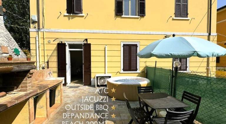 Apartment with hot tub & pool in Fano