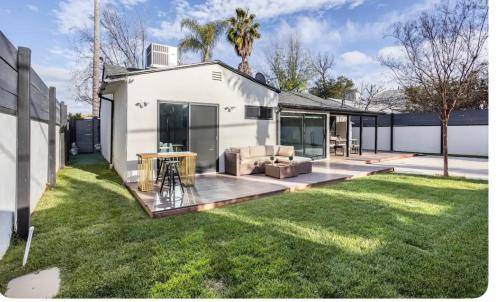 Bed & Breakfast Tarzana