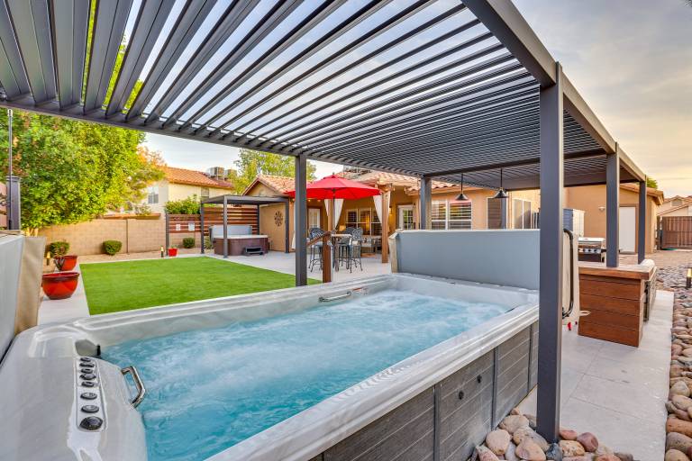 Modern Scottsdale Home w Fenced Hot Tub & BBQ