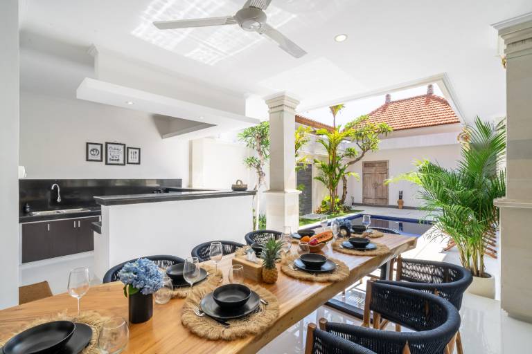 Family-friendly villa with private pool, terrace & barbeque | Good for workation | Pet-friendly — photo 3