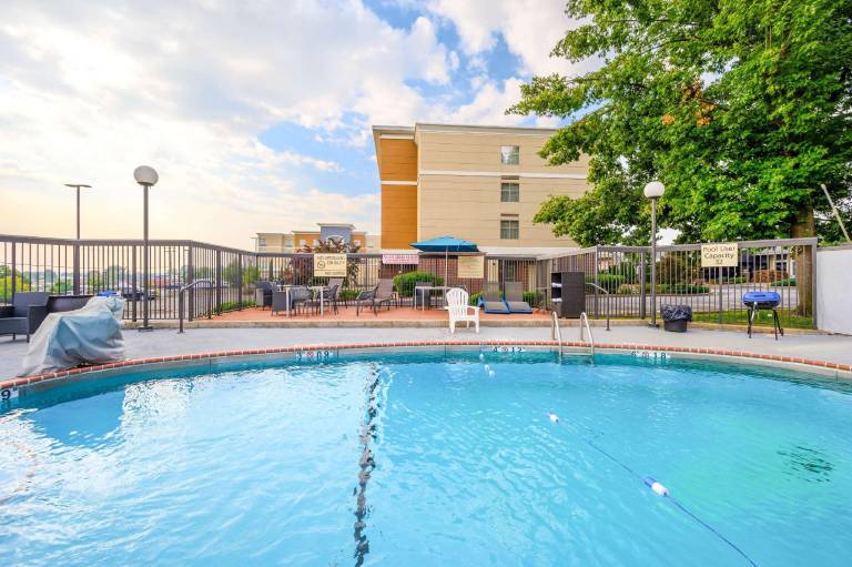 Hampton Inn St. Louis/Westport — photo 2