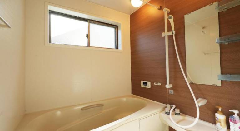 Villa with hot tub — photo 4
