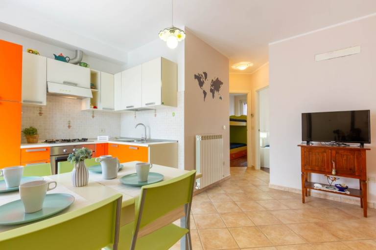Apartment with 2 rooms for 4 persons — photo 3