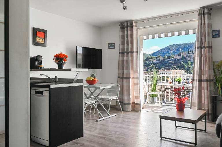 Apartment 'Le Panorama' with Sea View, Balcony, Wi-Fi and Parking — photo 3