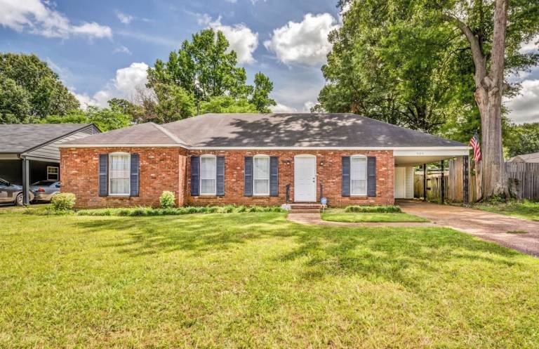 House  Colonial Acres