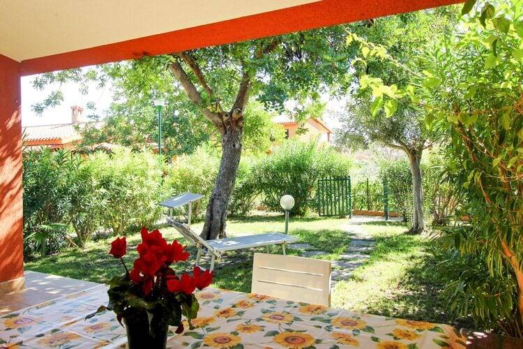 Vacation home with BBQ & yard | Close to the beach | Pets allowed — photo 2