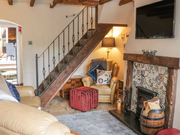 Family-friendly pleasant cottage with garden, terrace & jacuzzi | Pet-friendly — photo 3