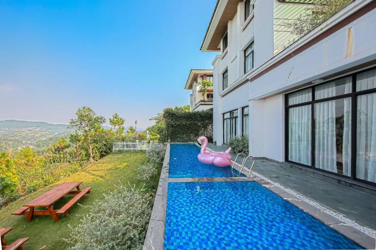 Villa with garden, grill & pool | Suitable for remote work — photo 4