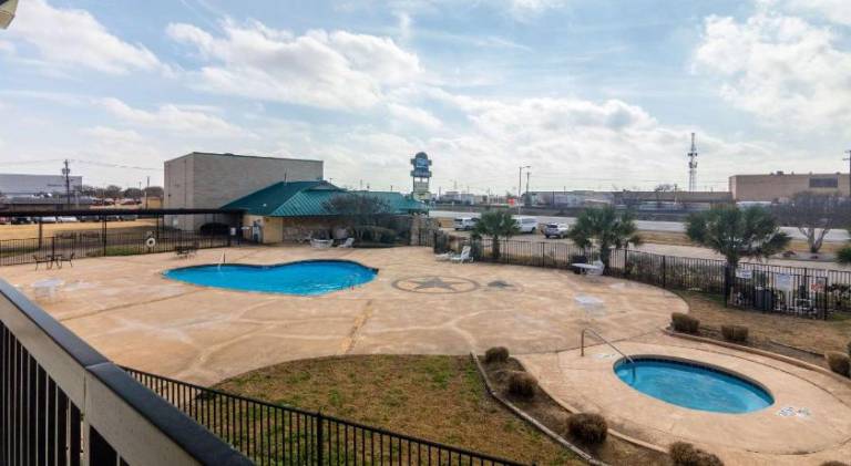 Rodeway Inn Arlington Entertainment District Area — photo 3