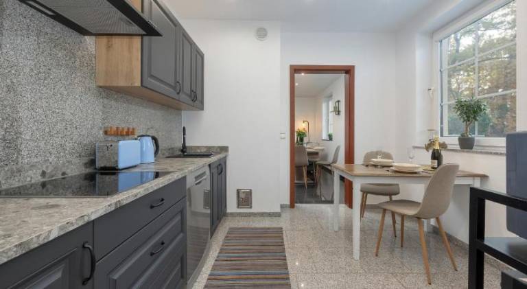 Apartment ''Senko'' with 2 Bedrooms and Parking by Noclegi Renters — photo 3