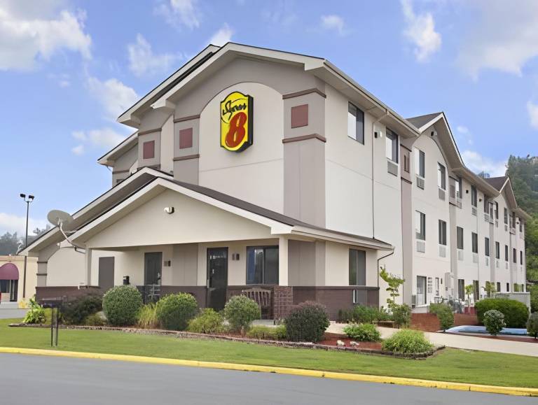 Super 8 by Wyndham Summersville/New River National Park in Summersville, WV