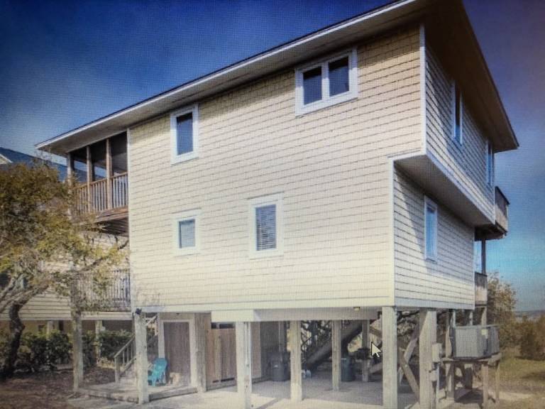 House  Surf City