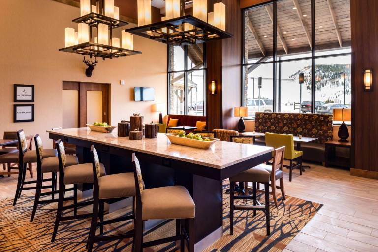 Hampton Inn & Suites Silverthorne — photo 2